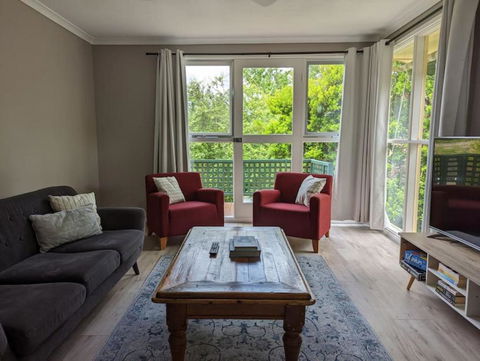 Happy Spacious Home Nr Canberra Hospital - Accommodation Cairns 2
