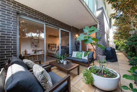 Heart Of Hampton By The Beach - Accommodation Cairns 2