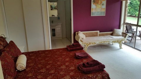Hilltop Hideaway - Accommodation Cairns 3