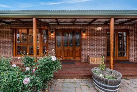 Hilltop Retreat, Water Views - Accommodation Cairns 0