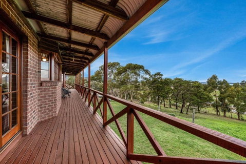 Hilltop Retreat, Water Views - Accommodation Cairns 2