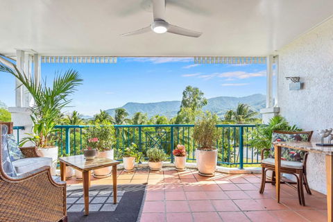 House On The Hill Resort Cairns - Mountain Views - Accommodation Cairns 2