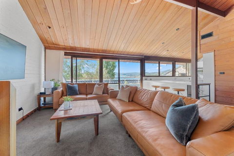 Ibis On Lake Jindabyne - Accommodation Cairns 0