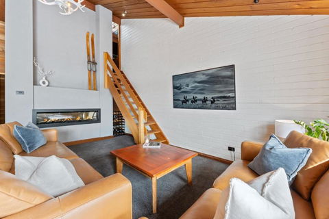 Ibis On Lake Jindabyne - Accommodation Cairns 3