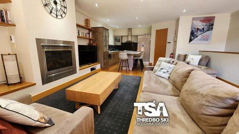 Ice Chalet 2 - Accommodation Cairns 3