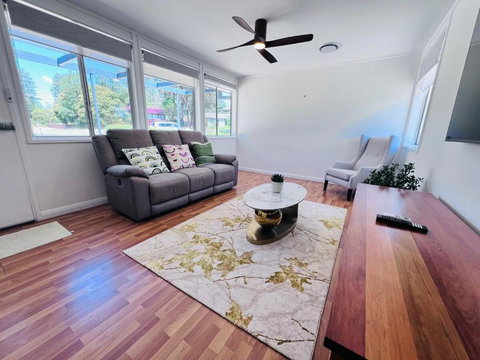 Idyllic House In Duffy - Accommodation Cairns 0