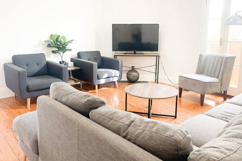 Illyari In Central Wagga - Accommodation Cairns 0