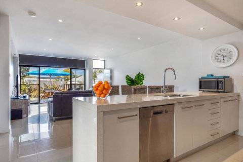 Interlude Apartment - Accommodation Cairns 3