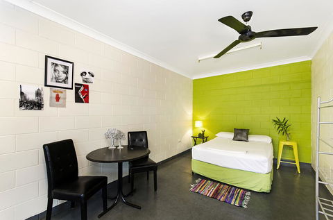 Adventurers Backpackers - Accommodation Cairns 2
