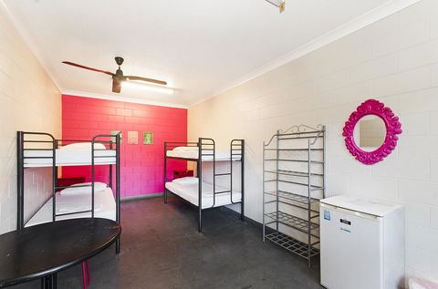 Adventurers Backpackers - Accommodation Cairns 3