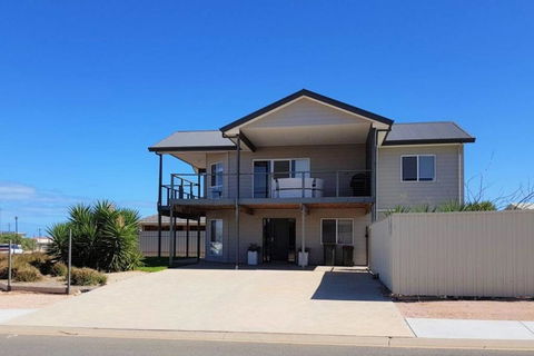 Agape Holiday Home - Accommodation Cairns 0