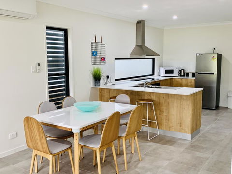 AIRLIE BEACH Delight. Hop, Skip Jump To Everything - Accommodation Cairns 2