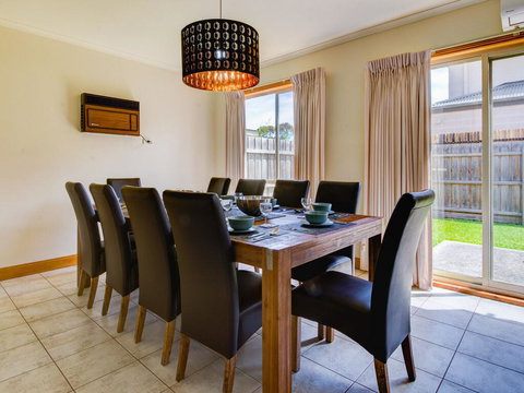 Albert Park - Accommodation Cairns 1