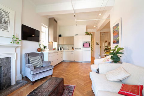 Alcaston House - Parliament House 300m, WiFi, Netflix - Accommodation Cairns 1