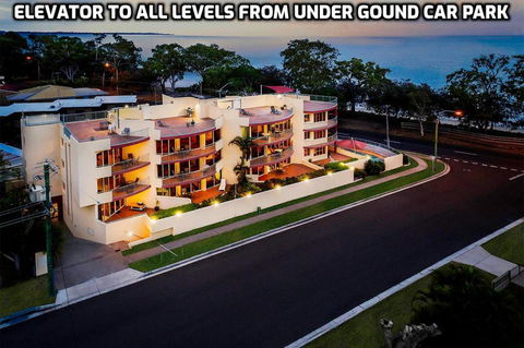 Alexander Beachfront Apartments - Accommodation Cairns 0