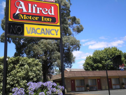 Alfred Motor Inn - Accommodation Cairns 0