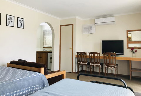 Alfred Motor Inn - Accommodation Cairns 1