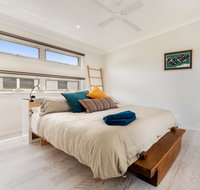 Alice's Palace 2-minute walk to lifeguard patrolled surf beach - Accommodation Cairns