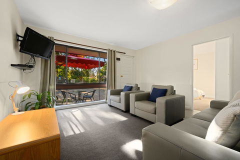 Alinga Longa 4 - Accommodation Cairns 1