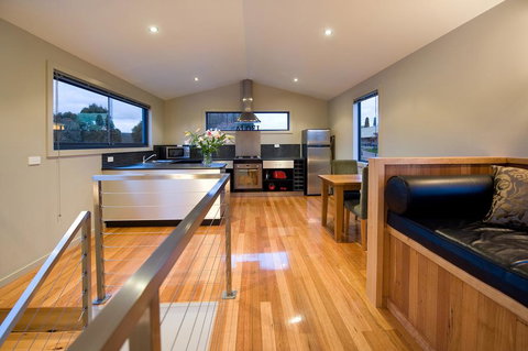 Alofi - Accommodation Cairns 1