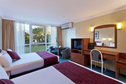 Alpine Motor Inn - Accommodation Cairns 2