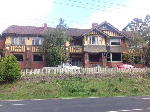 Alpine Retreat Hotel - Accommodation Cairns 0