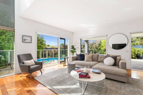 Amalfi Dream - Luxury Villa With Pool And Spa, Walk To Beach And Shops - Accommodation Cairns 1