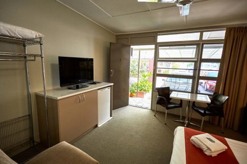Anchorage Motor Inn - Accommodation Cairns 1