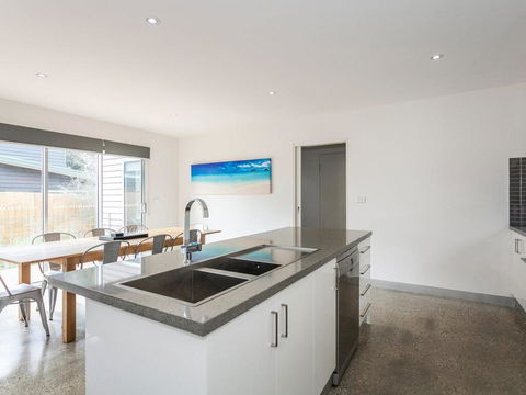 ANGLE BY THE SEA - Anglesea - Accommodation Cairns 1