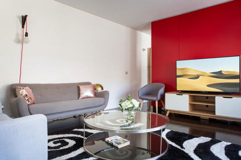 Apartment With Balcony And Parking Near Racecourse - Accommodation Cairns 0