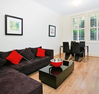 Art Deco in the Cul-de-Sac - Spacious Executive 1BR Potts Point Apartment in Quiet Cul-de-Sac - Accommodation Cairns