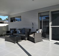 Ashley's retreat Short walk to beach - Accommodation Cairns