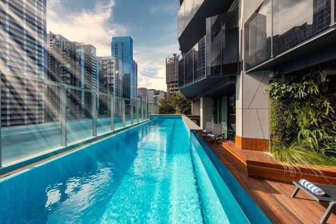 MA4004-1 BR, Lvl 40 Stylish Marco High Rise Home - Accommodation Cairns 2
