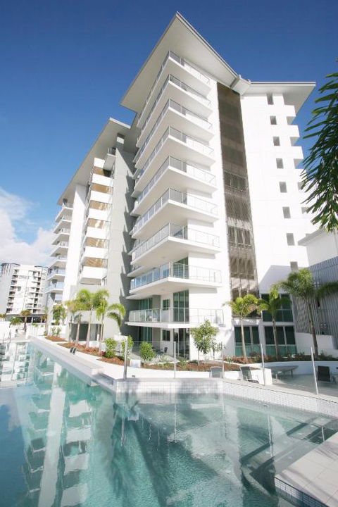 M1 Resort - Accommodation Cairns 0