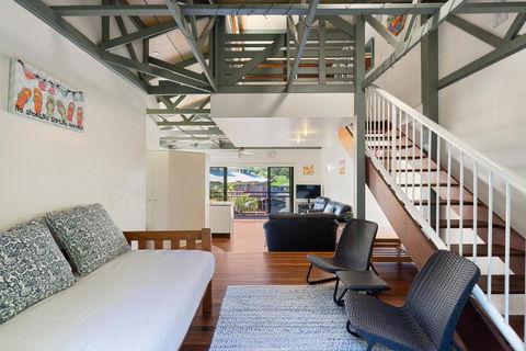 MAIN STAY - 100m To Patrolled Beach, Pool, Wifi, Close To Cafes - Accommodation Cairns 1