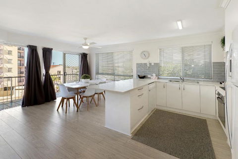 MAINSAIL8- MOOLOOLABA BEACH - Accommodation Cairns 2