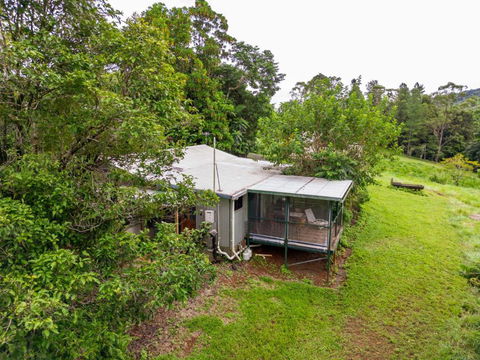 Mena Creek Flower House - Accommodation Cairns 3
