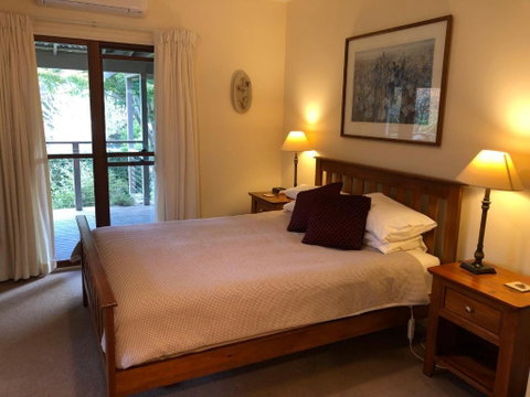 Meriba B And B - Accommodation Cairns 3