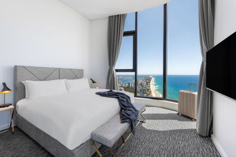 Meriton Suites Surfers Paradise - Accommodation Cairns 0