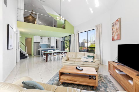 Merlot Verdelho Townhouses - Accommodation Cairns 0