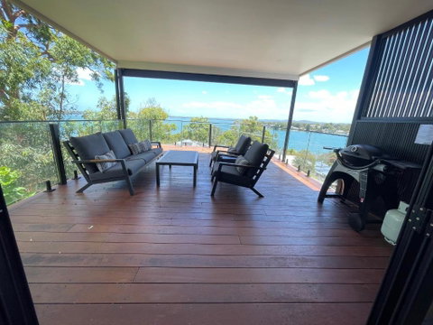 Mirrabooka Magic - Luxury By The Lake - Accommodation Cairns 0