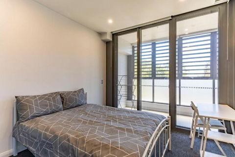 Modern 2B With Loft Bed Parking Central Mascot - Accommodation Cairns 2