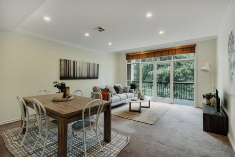 Modern Apartment In The Heart Of Canberra - Accommodation Cairns 0