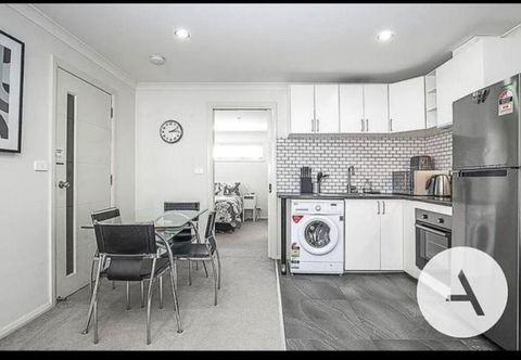 Modern Cottage Central Location - Accommodation Cairns 0