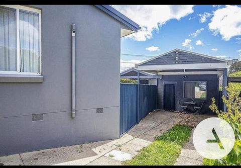 Modern Cottage Central Location - Accommodation Cairns 1