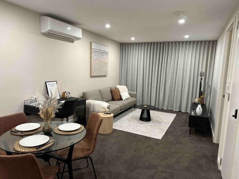 Modern Griffith Apartment - Accommodation Cairns 2