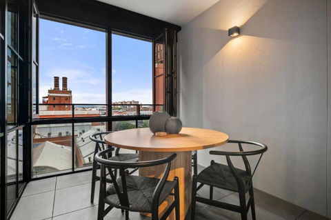 Modern, Luxury Oasis - Accommodation Cairns 2