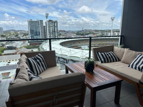 Modern Meets The Gabba - Accommodation Cairns 0