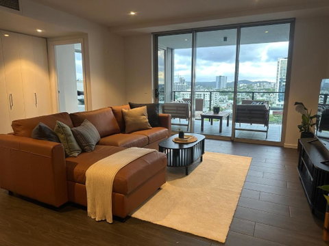 Modern Meets The Gabba - Accommodation Cairns 3