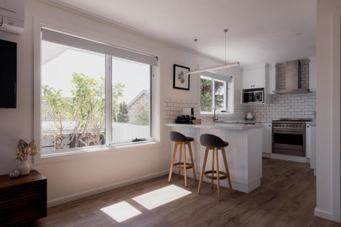 Modern Refurbished Unit In Charming Bellerive - Accommodation Cairns 0